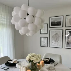 QAZQA Art-Deco-Hängelampe schwarz mit Opalglas 8-flammig rund – Uvas