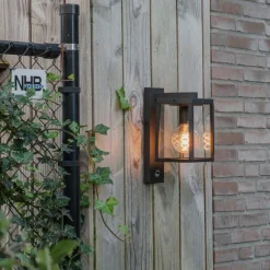 QAZQA Außenwandlaterne schwarz mit Bewegungssensor IP44 - Charlois