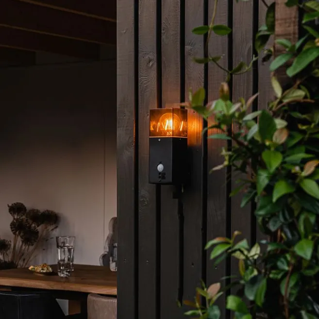 QAZQA Außenwandleuchte schwarz IP44 mit Bewegungsmelder - Dänemark