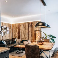 QAZQA Industrielle Hängelampe schwarz mit goldenen 2 Lichtern - Magnax