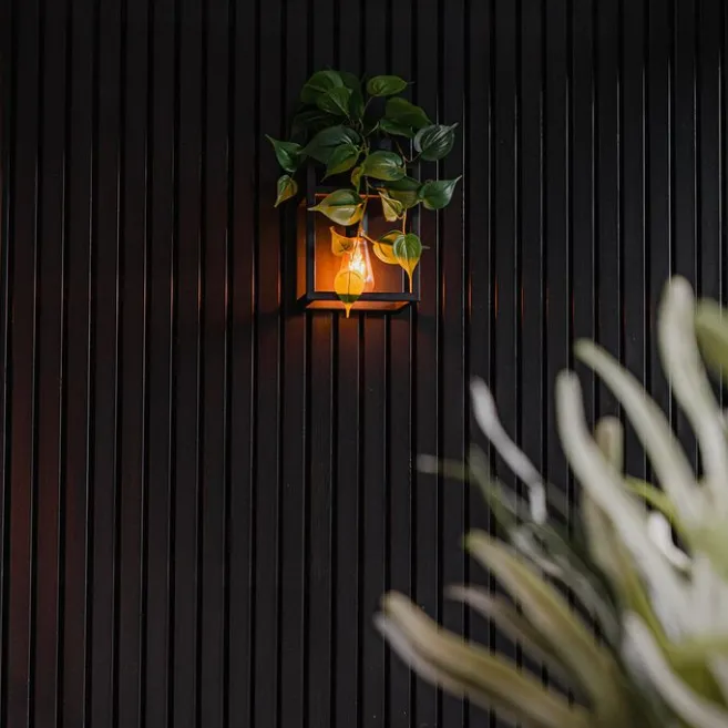 QAZQA Industrielle Wandleuchte schwarz mit Gestell - Cage Rack