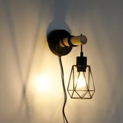 QAZQA Ländliche Wandlampe schwarz mit Holz - Dami Frame
