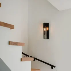 QAZQA Moderne Wandlampe schwarz mit Rauchglas - Stavelot