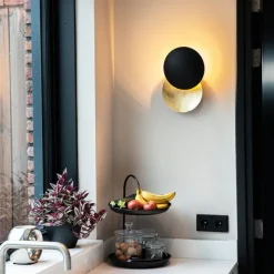 QAZQA Moderne Wandlampe schwarz mit Gold - Sunrise