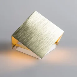 QAZQA Moderne Wandleuchte Gold mit Lichteffekt - Cube