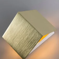 QAZQA Moderne Wandleuchte Gold mit Lichteffekt - Cube