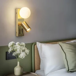 QAZQA Moderne Wandleuchte Messing 2-flammig Verstellbar mit USB-C-Anschluss - Lesly