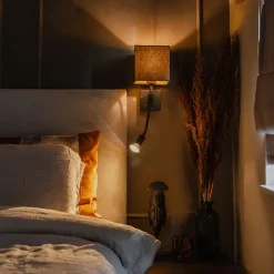 QAZQA Moderne Wandleuchte schwarz mit USB und quadratischem Schwarzschirm - Zeno