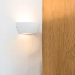 QAZQA Moderne Wandleuchte Weiß mit Lichteffekt - Hiske