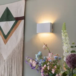 QAZQA Moderne weiße rechteckige 2-Licht-Wandleuchte - Otan