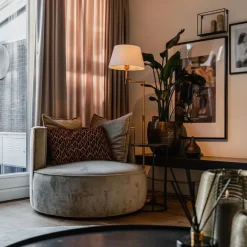 QAZQA Stehlampe Bronze mit weißem Schirm und verstellbarem Arm - Ladas Deluxe