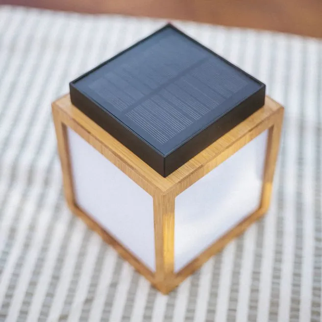 Newgarden Tischleuchte aus Bambus mit Flammeneffekt inkl. LED IP44 Solar Wiederaufladbar - Vega