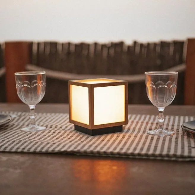 Newgarden Tischleuchte aus Bambus mit Flammeneffekt inkl. LED IP44 Solar Wiederaufladbar - Vega