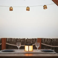 Newgarden Tischleuchte aus Bambus mit Flammeneffekt inkl. LED IP44 Solar Wiederaufladbar - Vega